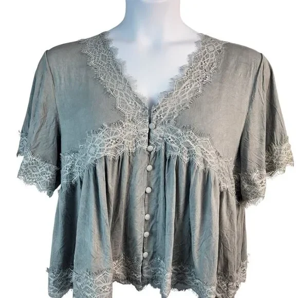 POL BOHO Cropped Blouse Short Sleeves Deep V-Neck Feathered Lace Gray Large NEW - Picture 4 of 15